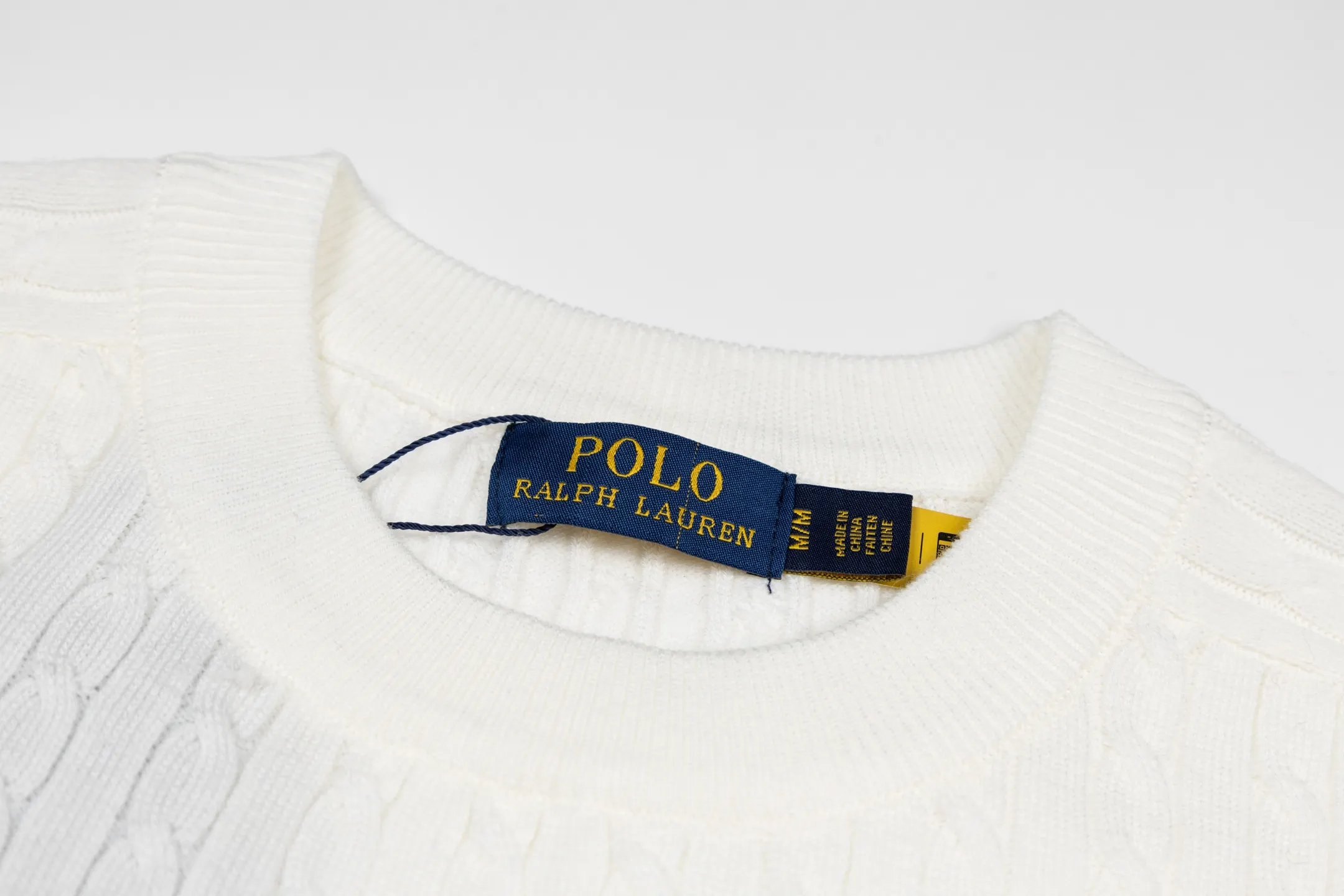P190 POLO Classic LOGO embroidery Solid color business casual pullover round neck wool knitted sweater short sleeves, inspired by the 1980s retro Original fabric Official same style Customized same vat dyed fabric Very comfortable to the touch Latest brick cabinet synchronization for spring and summer Fashionable and personalized Super versatile and good-looking Very suitable for both men and women A must-have style Hang tag Collar label Washed wheat Complete with three standards Color: White Size: M-3XL